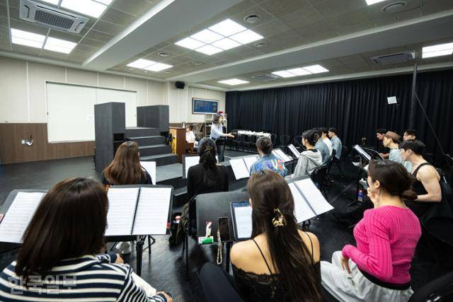 그는 '좋은 소리는 좋은 팀워크에서 나온다'고 믿는다. 이한호 기자