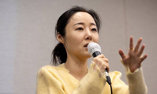 민희진 어도어 대표가 31일 오후 서울 중구 한국프레스센터에서 두 번째 기자회견을 열고 이날 오전 열린 어도어 임시 주주총회와 관련한 입장을 발표하고 있다. 공동취재