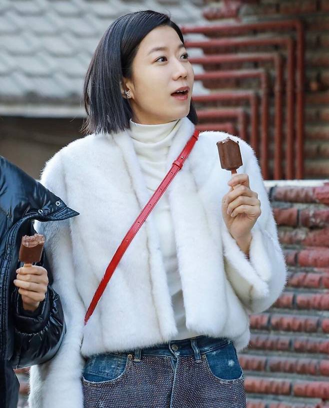 배우 전혜진. / 호두앤유엔터테인먼트 인스타그램 캡처