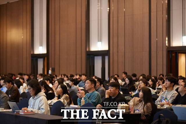 테크 분야 전문 매체인 테크42(대표 정재엽)는 오는 28일 서울 양재동 엘타워 그레이스홀에서 오프라인으로 진행되는 '제4회 디지털 마케팅 임팩트 2024(DMI 2024)'를 개최한다. 사진은 'DMI 2023' 행사 모습./테크42