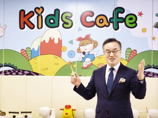 장창수 대구 대명교회 목사가 지난달 23일 교회 1층 키즈카페에서 다음세대 사역의 중요성을 설명하고 있다. 대구 대명교회 제공