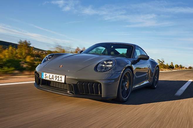 포르쉐 신형 911 카레라 GTS