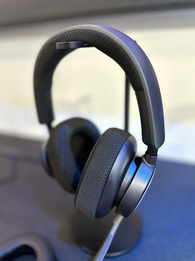 ▲ 다음으로 고해상도 오디오 드라이버가 탑재된 MAESTRO 게이밍 헤드셋