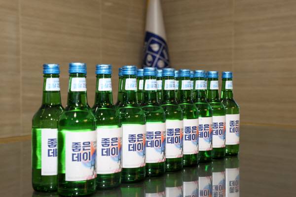 무학이 보훈문화 확산을 위해 좋은데이 호국보훈의 달 한정판을 출시했다.