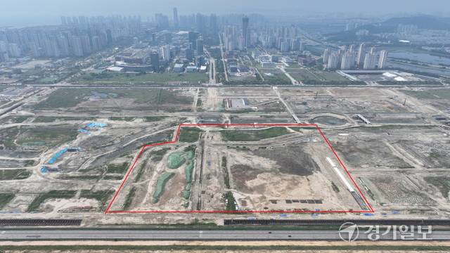 인천경제자유구역청이 초고층 빌딩을 추진중인 송도 11공구 부지 일대 전경. 조병석기자