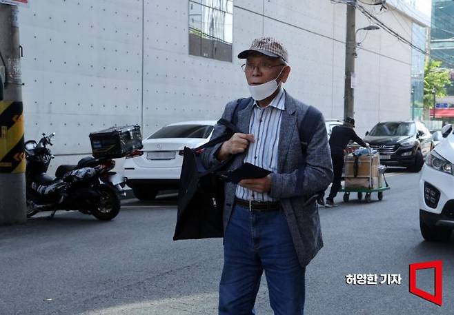 첫 배달을 완료한 오인식 씨가 '거점'인 신도림역 쪽으로 향하고 있다. 사진=허영한 기자 younghan@