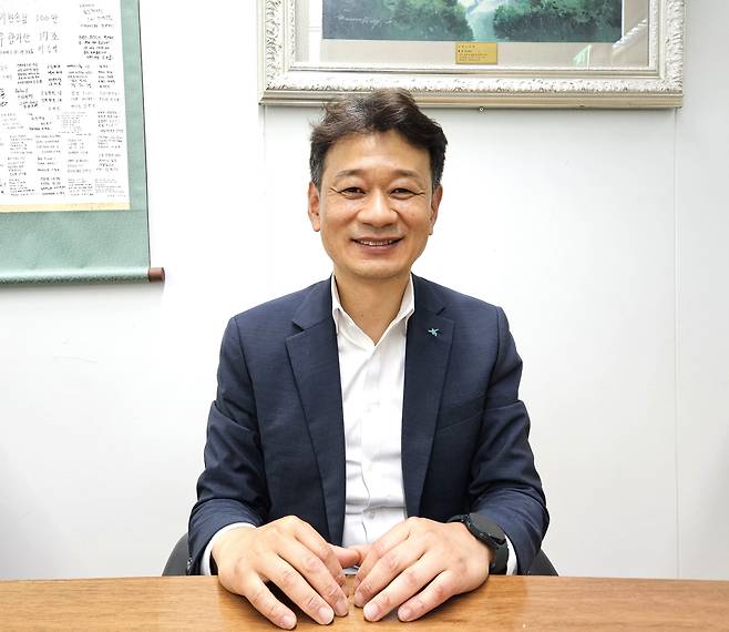 이영준 하나은행 여신관리본부장은 인터뷰에서 “부동산을 담보로 한 부실채권 매각 규모가 올해 사상 최대를 기록하면서 가격이 하락하는 추세”라고 말했다./김기훈 기자