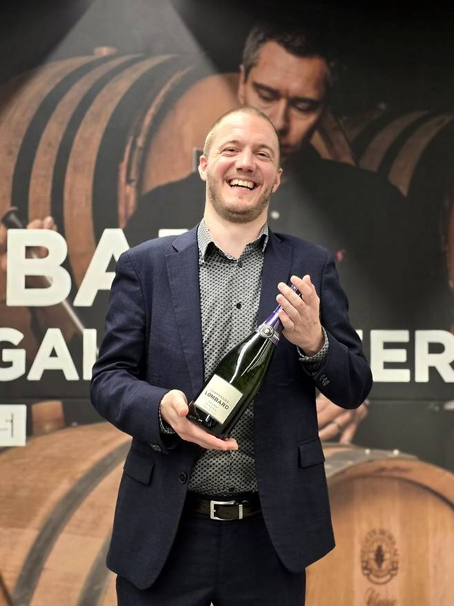 한국을 찾은 뒤페르몽. 최현태 기자