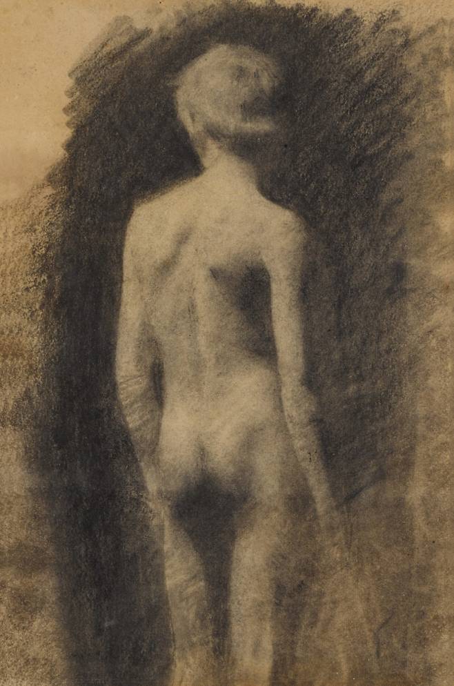 등돌린 사람(1884). 이미 이때부터 함메르쇠이의 그림 실력과 독창적인 스타일은 거의 정립된 상황이었다. 함메르쇠이가 평생에 걸쳐 그리는 주제 중 하나인, ‘등 돌린 인물’이 처음으로 등장하는 것도 이때다. 얼굴을 보여주지 않기에, 관객들은 저마다 무의식적으로 인물의 얼굴을 상상하게 된다. 그의 그림이 더욱 신비로운 이유다./개인소장