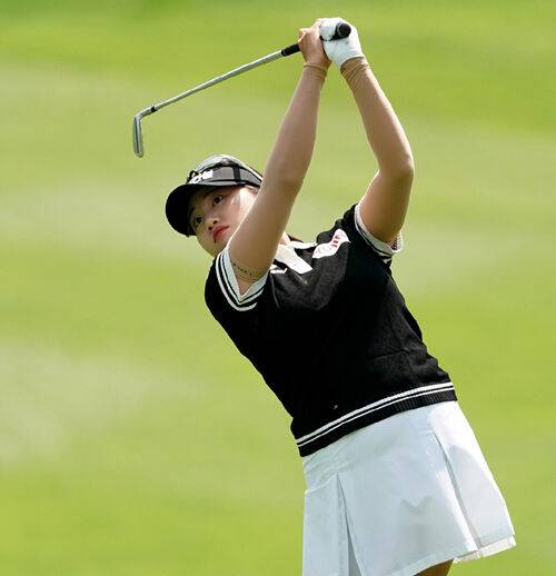 노승희가 16일 충북 음성군 레인보우힐스컨트리클럽에서 열린 KLPGA 투어 DB그룹 한국여자오픈 마지막 라운드에서 티샷을 시도하고 있다. 대회조직위 제공