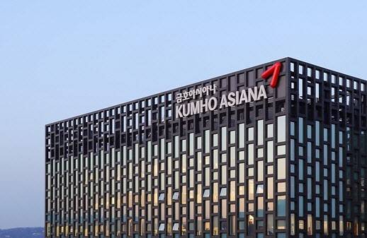 금호건설의 경영난에도 '오너 3세' 박세창 부회장은 사내이사에 이름을 올리지 않고 있다. /금호건설