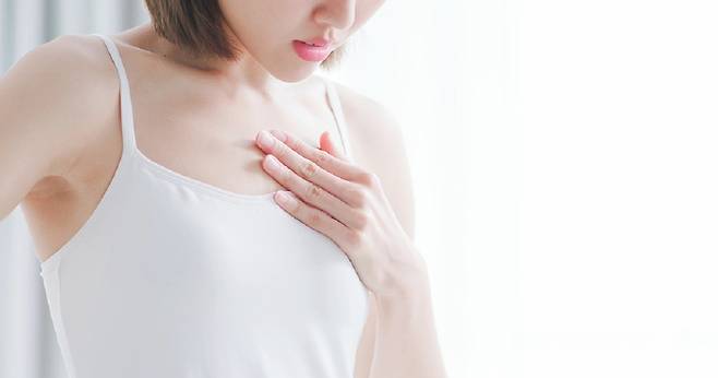 가슴을 비롯한 상체에는 근육이 촘촘하게 밀집돼 근육 속 지방 분해 효소인 베타 수용체가 많다./사진=클립아트코리아