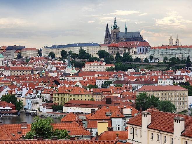클레멘티눔 옥상에서 본 프라하성과 시내 전경