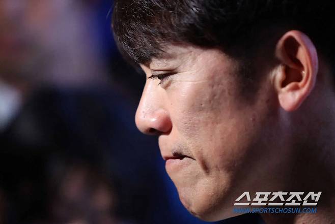 5월 26일 오릭스전이 끝난 직후 휴양에 들어간다고 발표한 마쓰이 가즈오 감독. 세이부에서 시작해 메이저리그를 거쳐, 라쿠텐에서 뛰다가 세이부에서 선수 은퇴했다. 세이부에서 2군 감독, 1군 수석코치를 지내고 사령탑에 올랐다. 사진캡처=스포츠닛폰