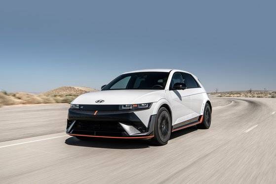 현대차 아이오닉5 N은 독일과 영국 자동차 전문지 고성능 전기차 평가에서 경쟁차를 제쳤다. 사진 현대차