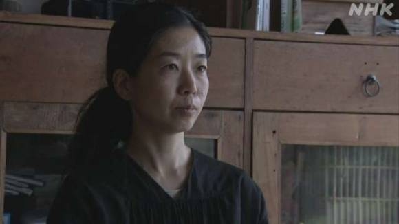 43세 여성은 13년 전 도쿄에서 이 마을로 이사 온 뒤 3번 유산했다고 밝혔다. NHK 보도화면 캡처