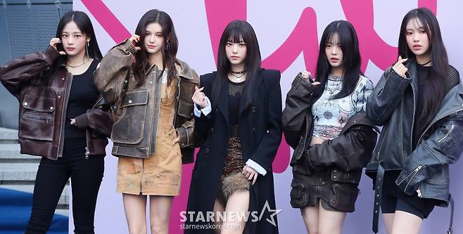 걸그룹 뉴진스가 1일 오후 서울 동대문구 DDP에서 진행된 '2024 F/W 서울패션위크(SFW)' 오프닝쇼에 참석해 포즈를 취하고 있다. 2024.02.01 /사진=김창현