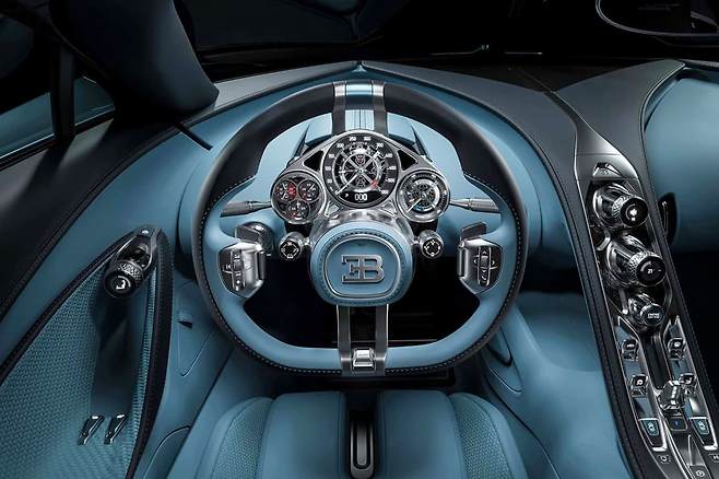 부가티 뚜르비옹 스티어링 휠