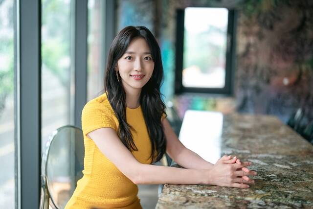 배우 표예진이 최근 서울 종로구 한 카페에서 <더팩트>와 만나 티빙 오리지널 시리즈 '나는 대놓고 신데렐라를 꿈꾼다' 종영 인터뷰를 진행했다. /티빙