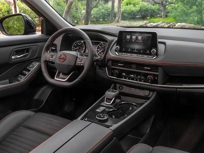 닛산 로그 록크릭 에디션