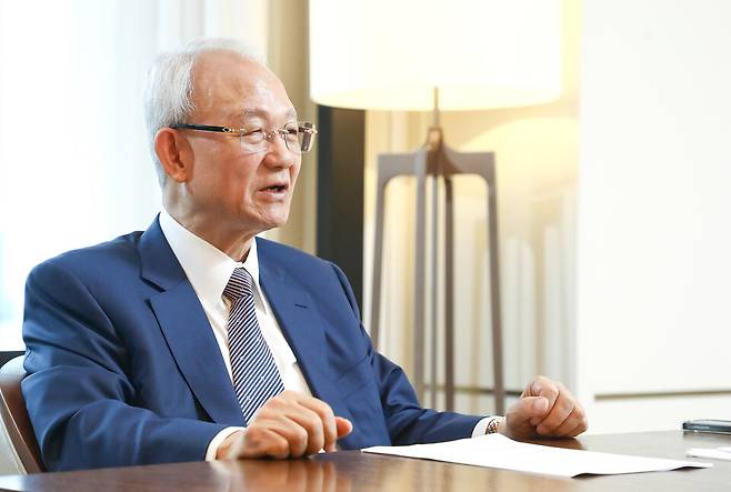 8일 오전 서울 소공동 롯데호텔에서 일광그룹 이규태 회장이 시사저널과 인터뷰를 하고 있다. ⓒ 시사저널 임준선