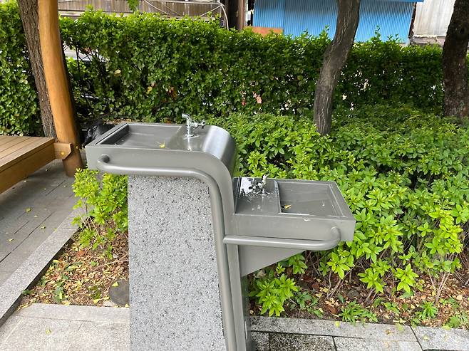 서울 용산구 삼각지어린이공원 음수대. 주소현 기자