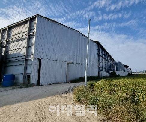 경북 칠곡군 약목면 무림리 49의 축사. (사진=법원)