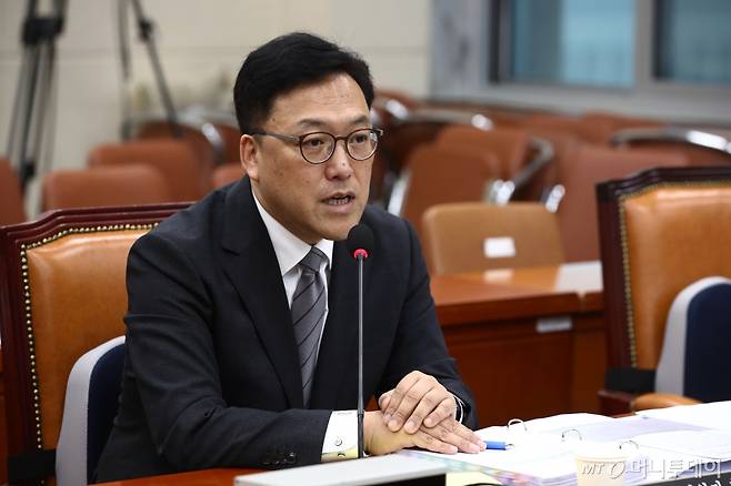 (서울=뉴스1) 이광호 기자 = 김병환 금융위원장 후보자가 22일 오전 서울 여의도 국회 정무위원회 전체회의장에서 열린 인사청문회에 출석해 의원 질의에 답하고 있다. 2024.7.22/뉴스1 Copyright (C) 뉴스1. All rights reserved. 무단 전재 및 재배포, AI학습 이용 금지. /사진=(서울=뉴스1) 이광호 기자