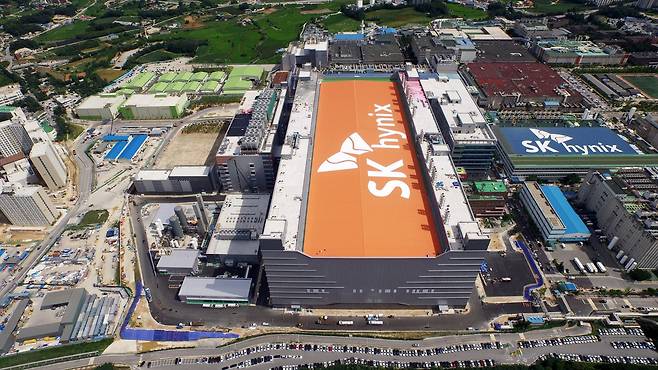 SK hynix Q2 earnings soar to record high on AI chip boom SK hynix Q2 earnings soar to record high on AI chip boom