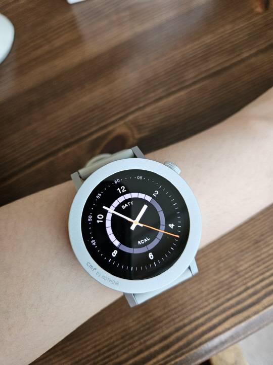 낫싱 서브브랜드 CMF '워치 프로2'를 착용한 모습. 김나인 기자