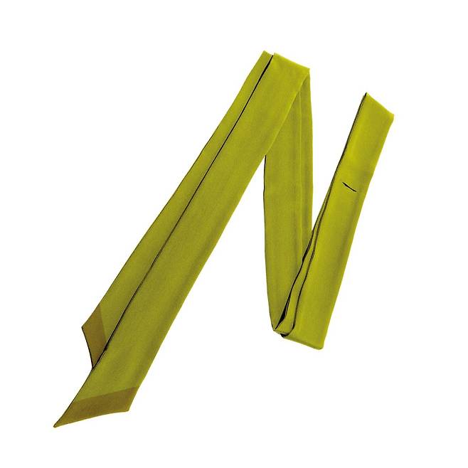 실크 크레이프 스카프는 가격 미정, Gucci.