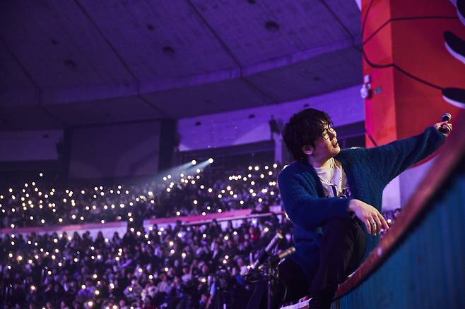 밴드 넬 콘서트 ‘크리스마스 인 넬스 룸 2023’의 한장면. 사진|스페이스보헤미안