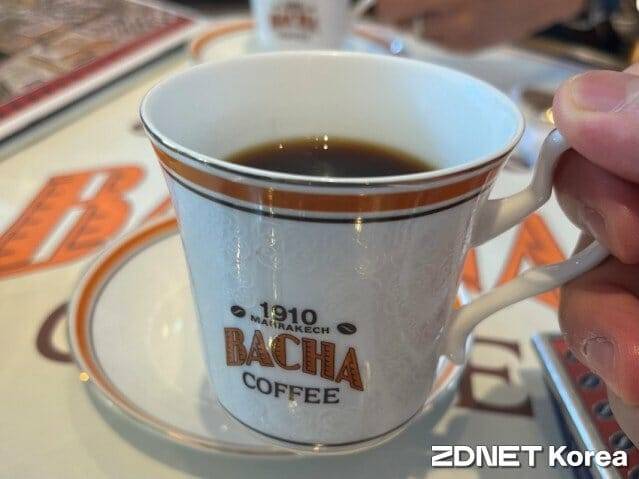 바샤커피 매장에서 판매하는 커피의 모습. 한 팟에는 3~4잔 정도 분량의 커피가 들어 있다. (사진=류승현 기자)