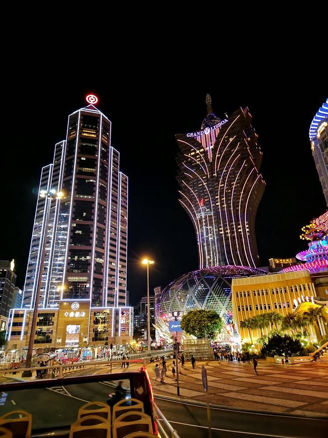 오픈탑 버스 야경투어.