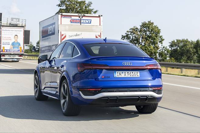 SQ8 e-트론의 후면 모습 /박성우 기자