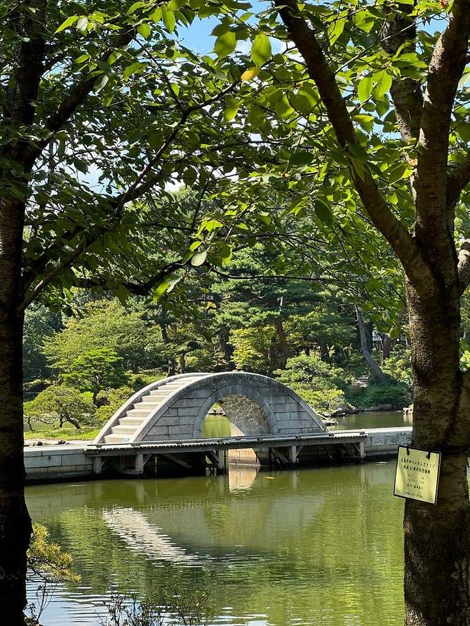 7898f373b2f66ff4239d8796469c706a255dd8b172035b03f7f38ba93ec677636e2c98a5fa29571dcf49e5cee9dcb22f4d4a0b4cbf