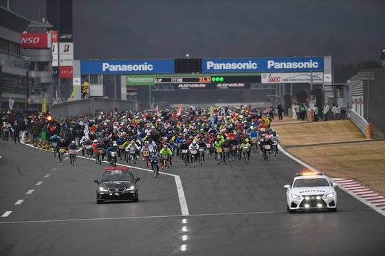 매년 1월 일본 후지스피드웨이에선 마마차리 경주대회가 열린다. 사진 후지스피드웨이