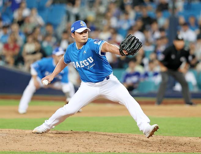 삼성 오승환이 15일 대구삼성라이온즈파크에서 열린 2024 KBO리그 KT전에서 9회 등판해 힘차게 공을 던지고 있다. 사진 | 삼성 라이온즈