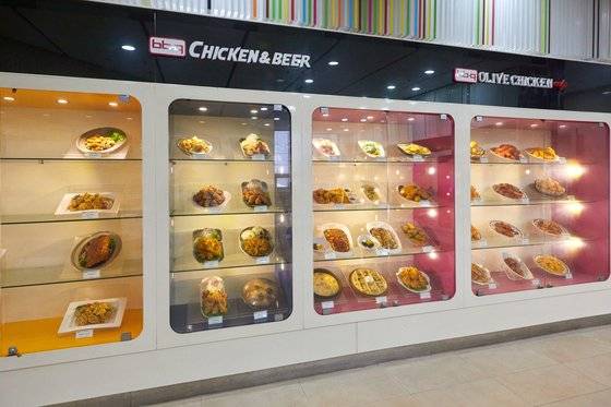 BBQ는 치킨 외에도 우동·돈까스 브랜드 우쿠야, 떡볶이 브랜드 올떡 등 패밀리 브랜드도 운영한다.