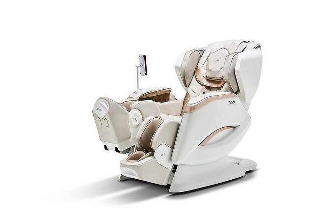 바디프랜드가 ‘마사지 대중화’에 박차를 가하고 있다. 헬스케어로봇으로 재탄생한 ‘2024 아이로보’. 사진제공|바디프랜드