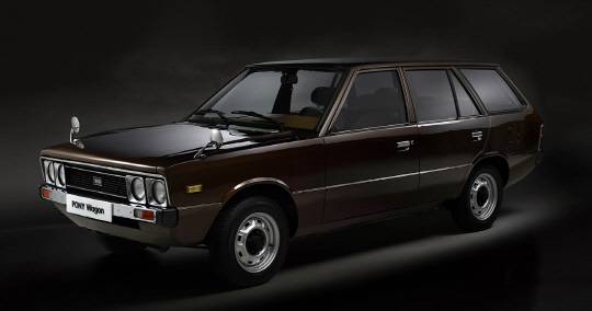 포니의 원형 헤드램프와 펜더 미러. HMG저널