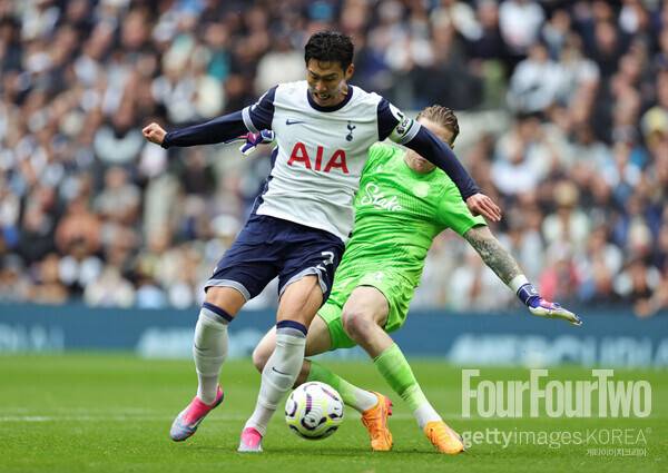 사진=게티이미지. 손흥민이 프리미어리그에서 가장 높은 수치에 올라 있다는 기록이 공개됐다. 축구 통계 매체 '후스코어드 닷컴'은 27일(한국시간) “손흥민은 이번 시즌 프리미어리그(PL)에서 다른 어떤 선수보다 파이널 써드 지역에서 더 많은 볼 점유(6)를 확보했다”고 전달했다.