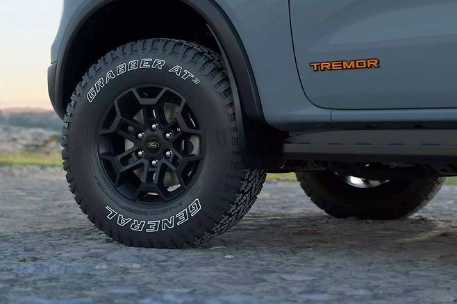 포드 에베레스트 트레머 전면 휠