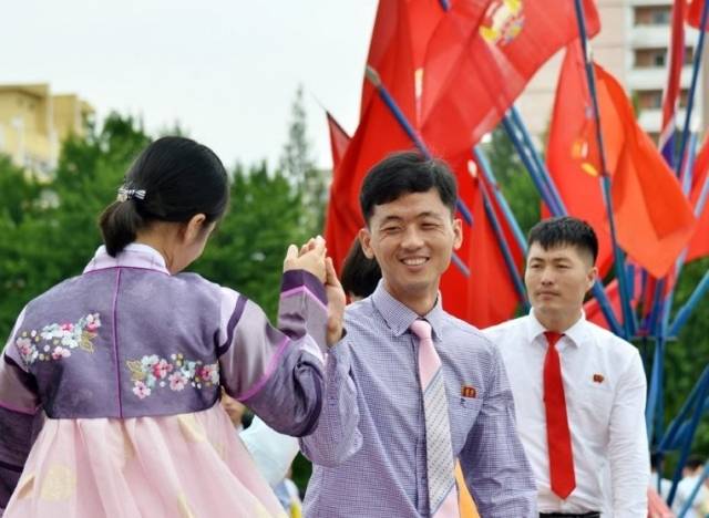 북한 청년들. 연합뉴스