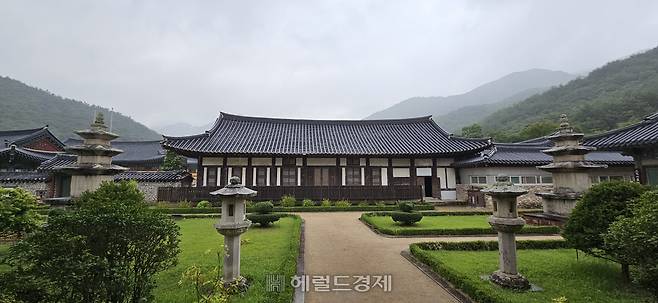 동·서 삼층석탑