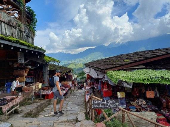 깟깟 마을 초입의 모습.