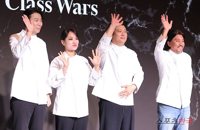 넷플릭스 예능프로그램 '흑백요리사:요리 계급 전쟁' 톱8 기자간담회에 참석한 출연진 최현석, 정지선, 장호준, 에드워드 리. 24.10.07ⓒ이혜영 기자 lhy@hankooki.com