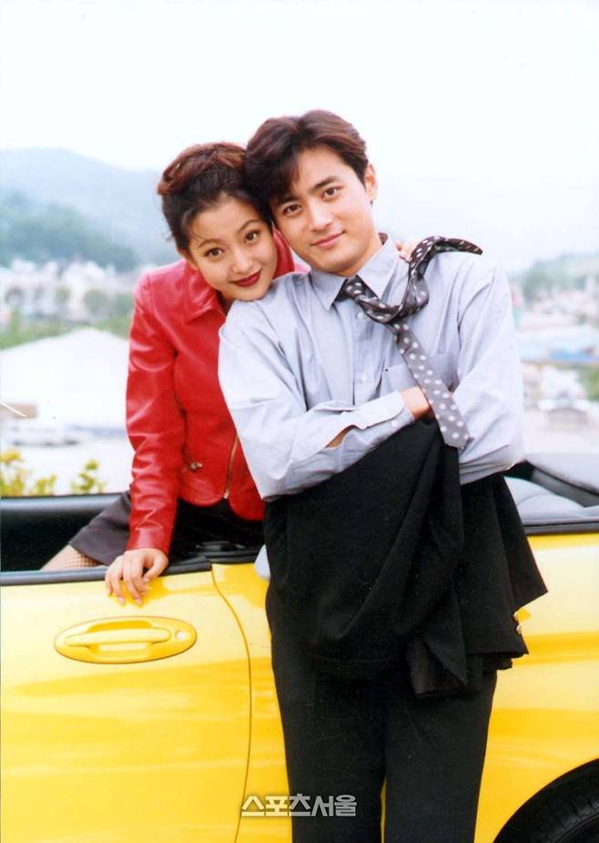 영화 ‘패자부활전’(1997)으로 스크린 첫 데뷔를 한 장동건. 왼쪽에 김희선의 앳된 모습도 보인다. 사진 | 스포츠서울DB