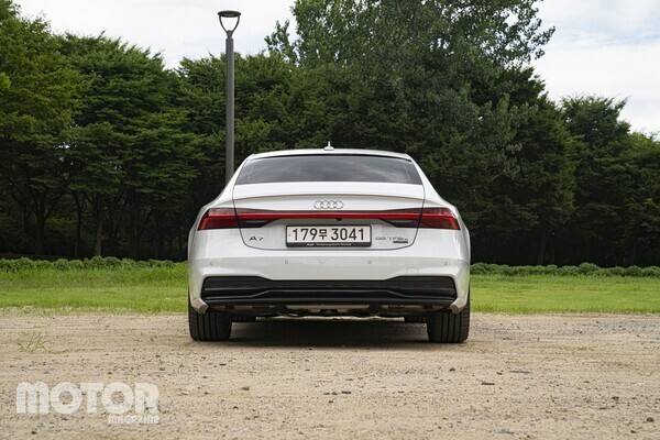 아우디 A7 55 TFSI e 콰트로 사진 모터매거진 최재혁 기자