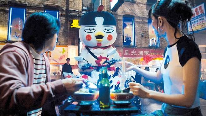 삼양라운드스퀘어가 진행하는 ‘스플래시 불닭’ 캠페인의 유튜브 영상. /삼양라운드스퀘어 제공